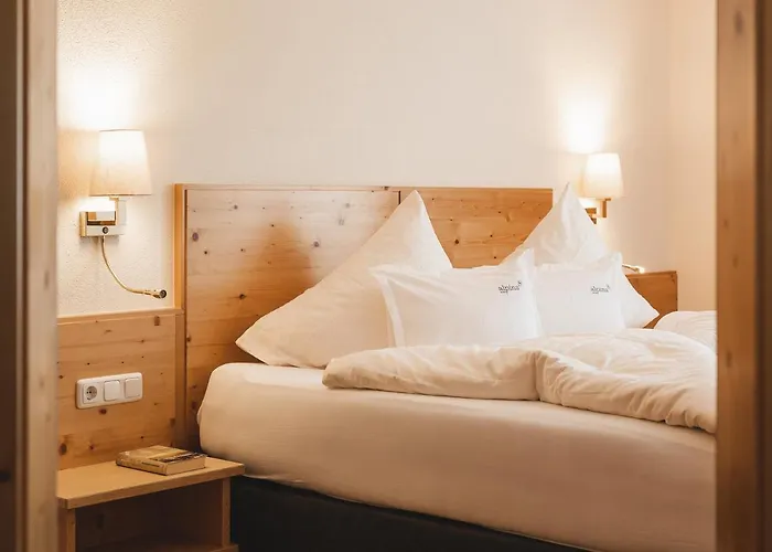 Alpina&more I ホテル ザーファウス