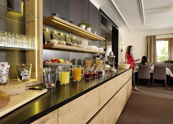 Alpina&more I ホテル ザーファウス