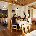 Alpina&more I Hotell Serfaus